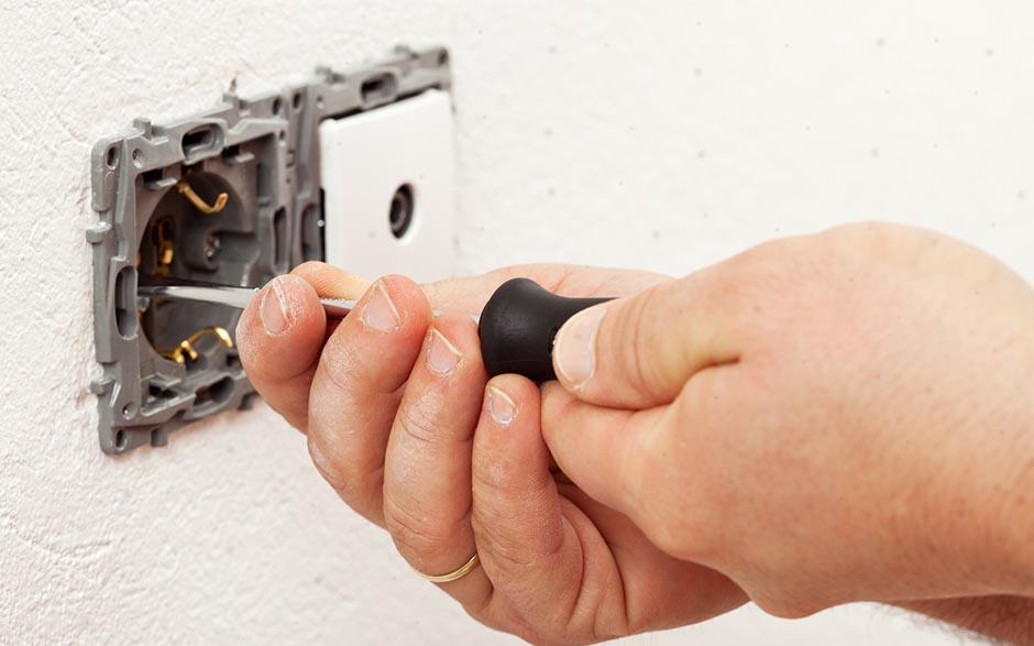 recherche travail électricien bâtiment Saint-Denis